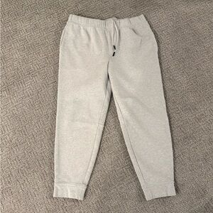 VRST men’s light gray joggers
